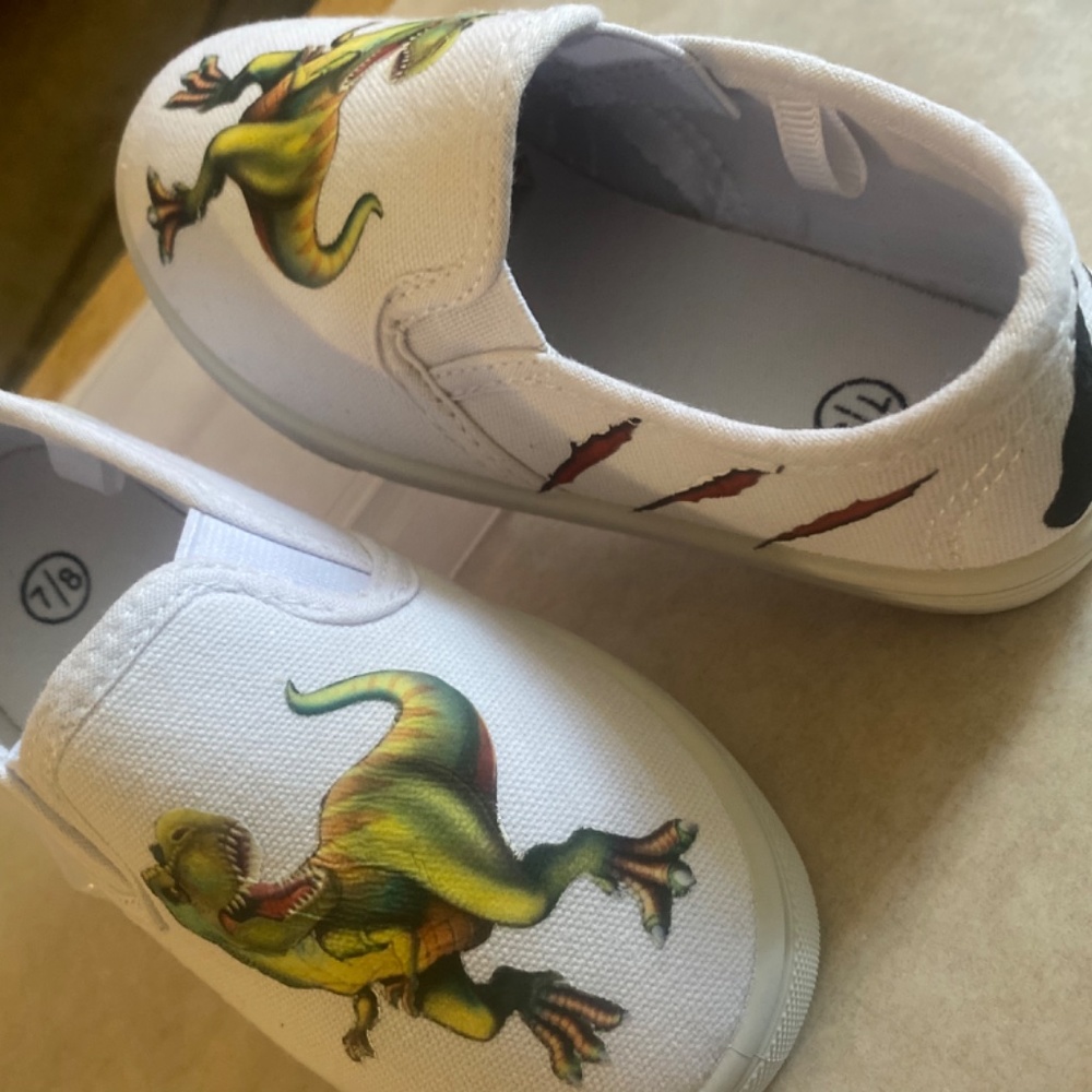 Shoes - Picture 2 of 6